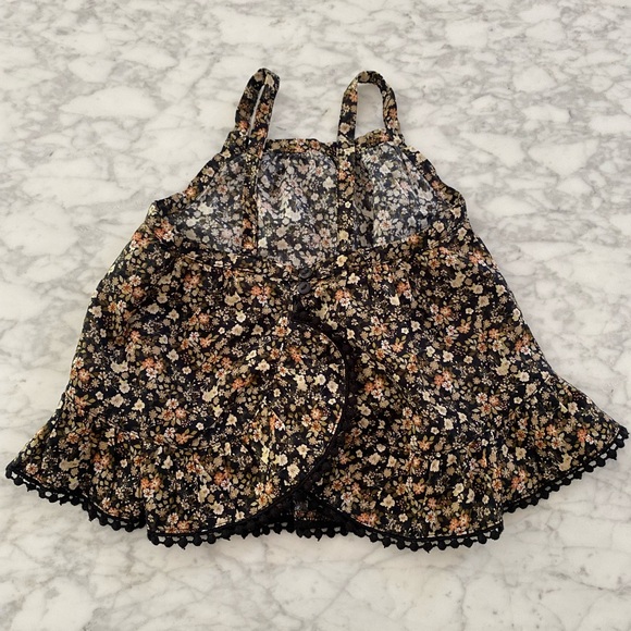 Jamie Kay Black Floral Outfit - Picture 2 of 4